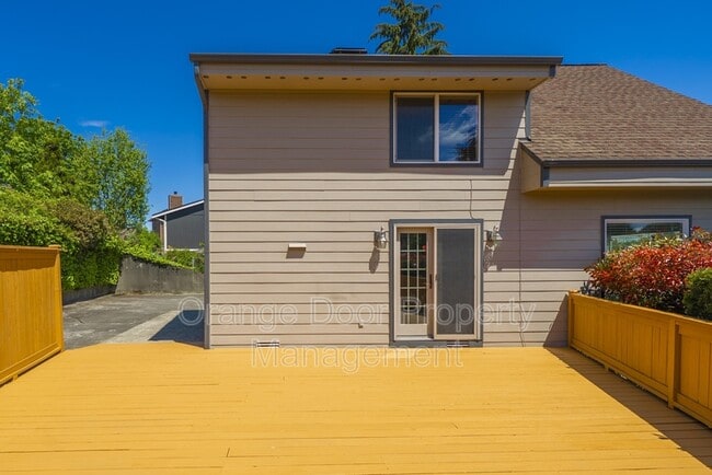 Building Photo - 3602 Nassau Ave NE