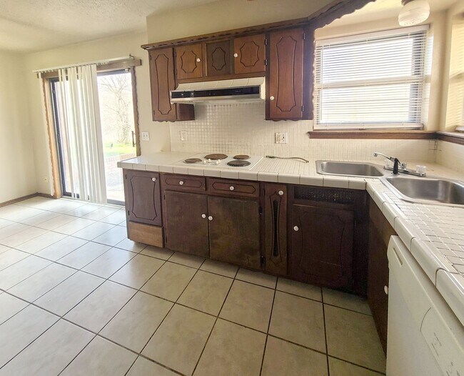 Building Photo - 3 Bedroom Home in Del City