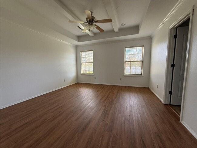 Building Photo - 424 Liem Cir