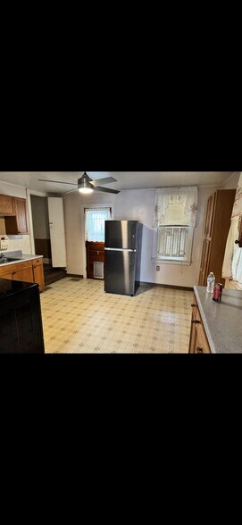 Building Photo - 1534 1st Ave