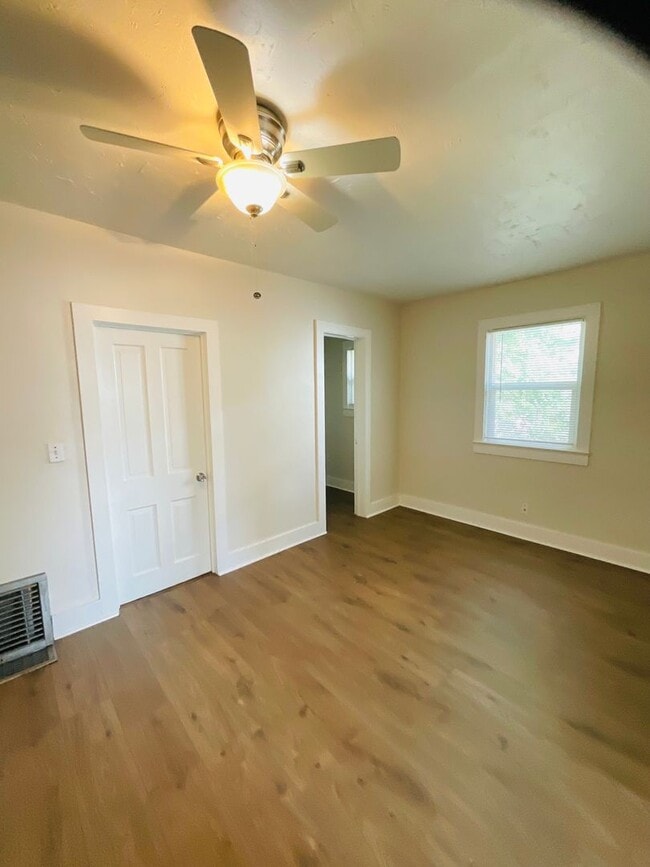 Building Photo - charming 2-bedroom home tucked within the heart of Colorado Springs, CO, and filled with an abund...