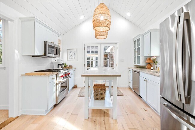 Building Photo - 144 Powell Ave