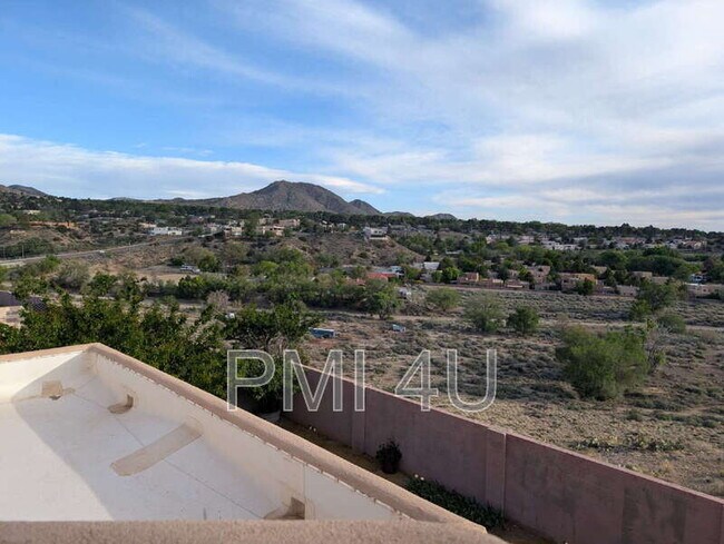 Building Photo - 511 Eugene Ct SE