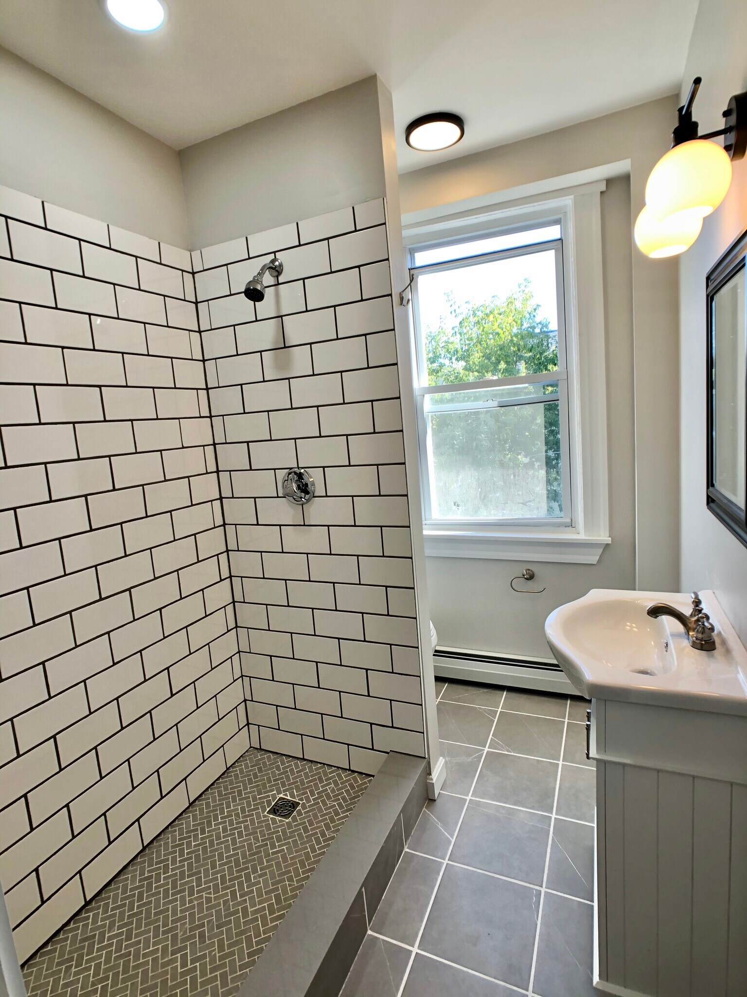 Building Photo - 373 Wickenden St