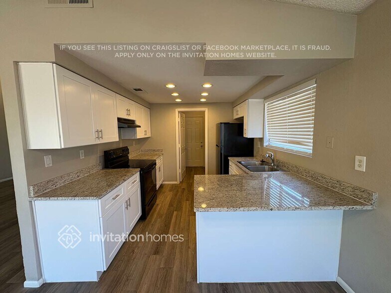 Building Photo - 7526 W Desert Cove Ave