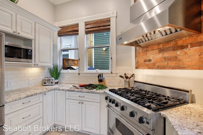 Building Photo - 5 br, 3 bath House - 440 Habersham St