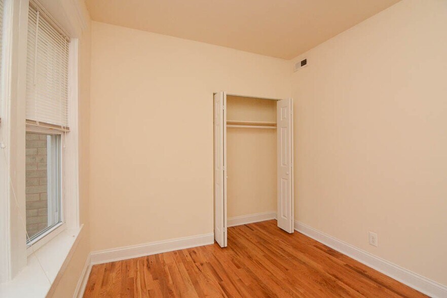 Building Photo - 1524 N Kedzie Ave