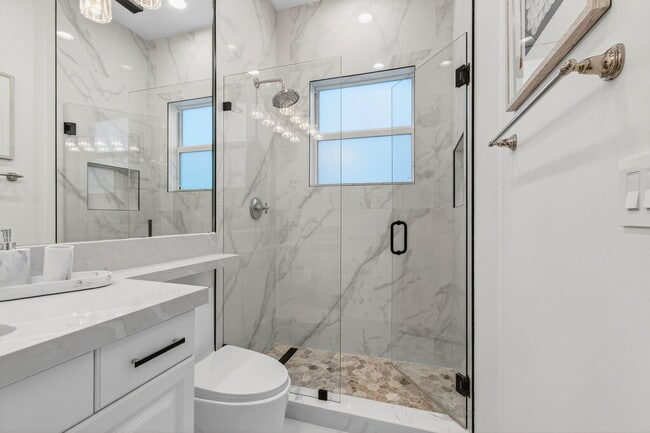 Building Photo - 19886 Meadowside Ln