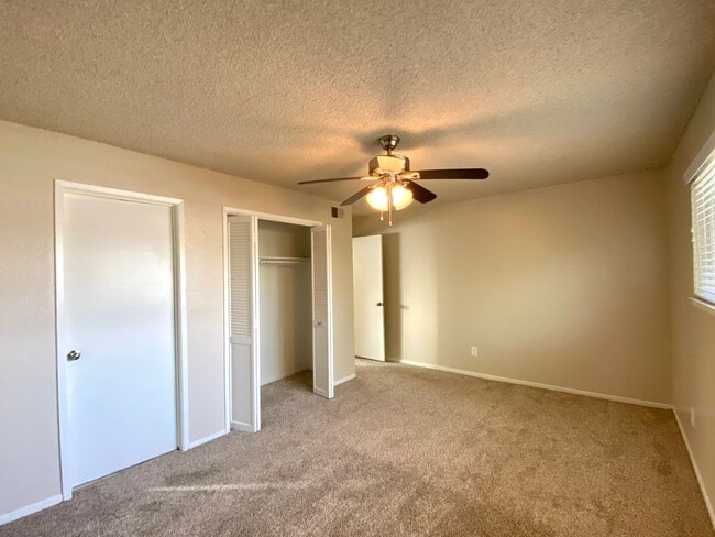 Building Photo - $2,150 Gettysburg & Minnewawa, 3 Bedroom - Across From Tarpey Elementary