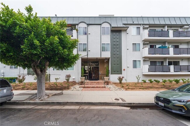 Building Photo - 8163 Redlands St