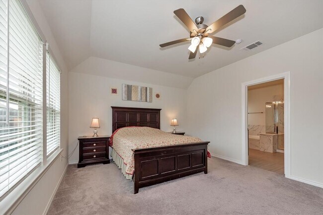 Building Photo - 6915 Twilight Elm Trace