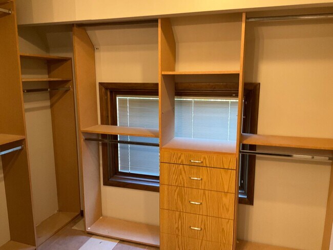 Building Photo - 4-Bedroom Home with 2 Full + 2 Half Baths ...