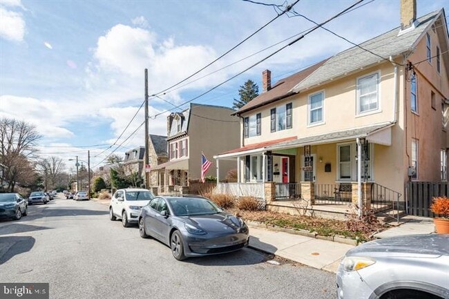 Building Photo - 229 Benezet St