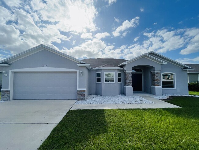 Primary Photo - 3 Bedroom Single Family in South Lakeland ...
