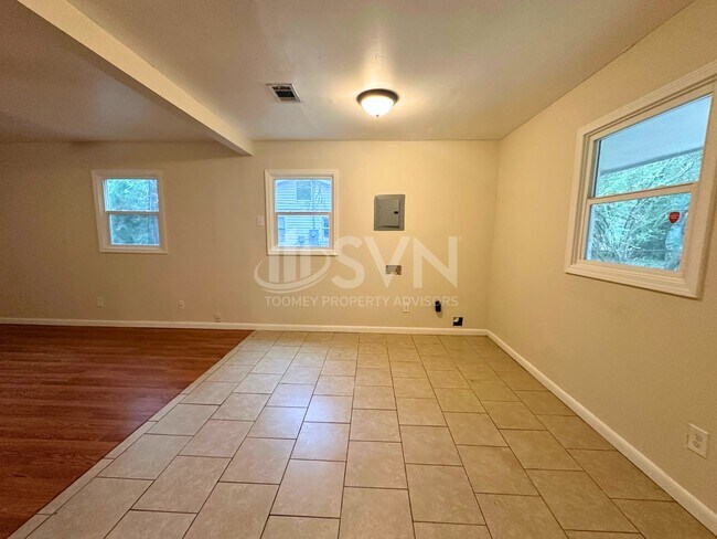 Building Photo - 1210 Athey Rd