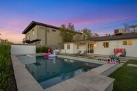 Building Photo - COMING SOON! Fully Furnished 3 Bedroom 3 Bathroom Home in Old Town Scottsdale