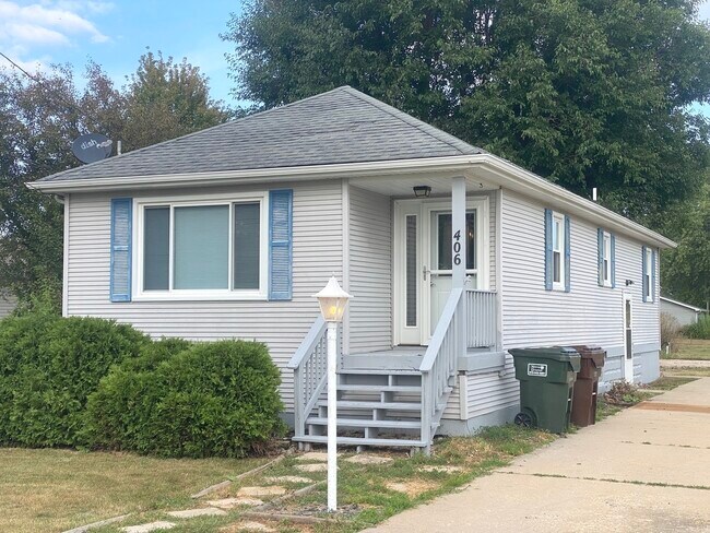 Primary Photo - 406 S Jackson St