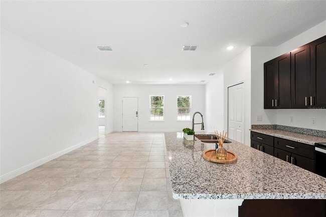 Building Photo - 7738 N Creek Way