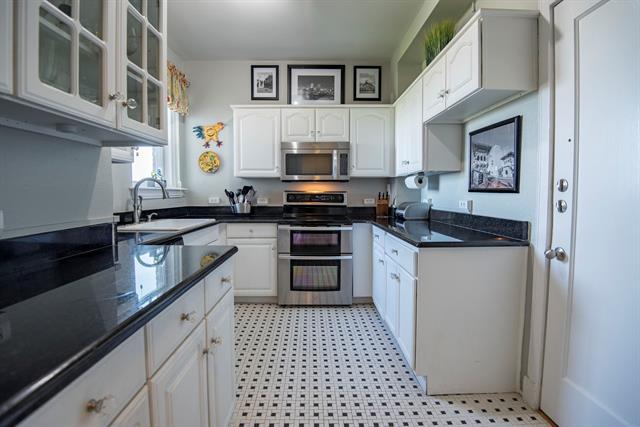 Building Photo - 2306 Park Pl Ave