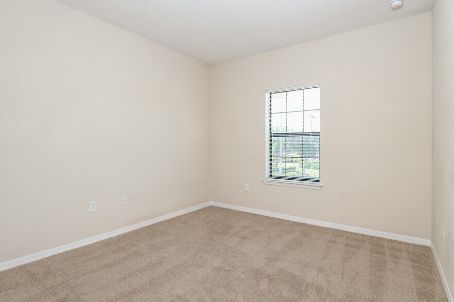 Building Photo - 1470 Pacific Rd