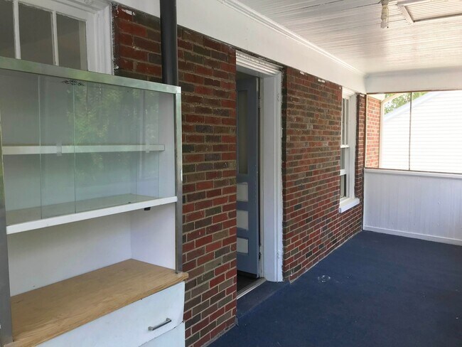Building Photo - 416 Cherry Ave