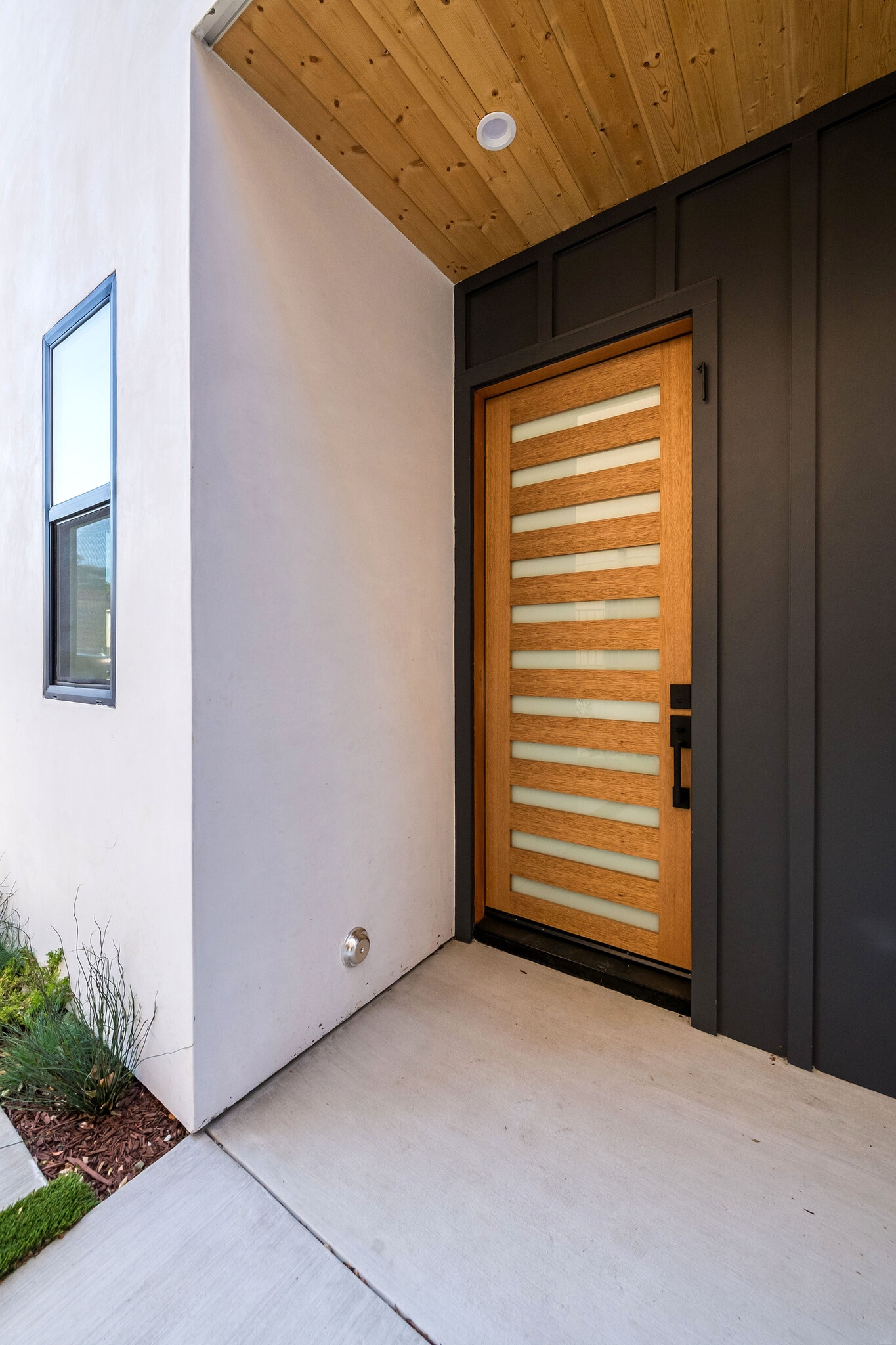 Building Photo - 5042 Laurel Canyon Blvd