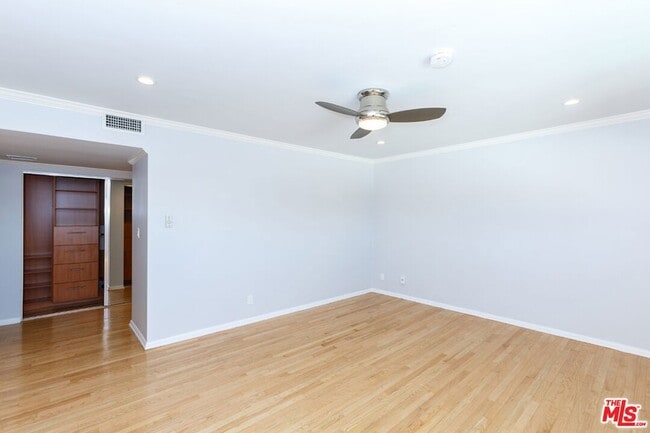 Building Photo - 1539 Laurel Ave