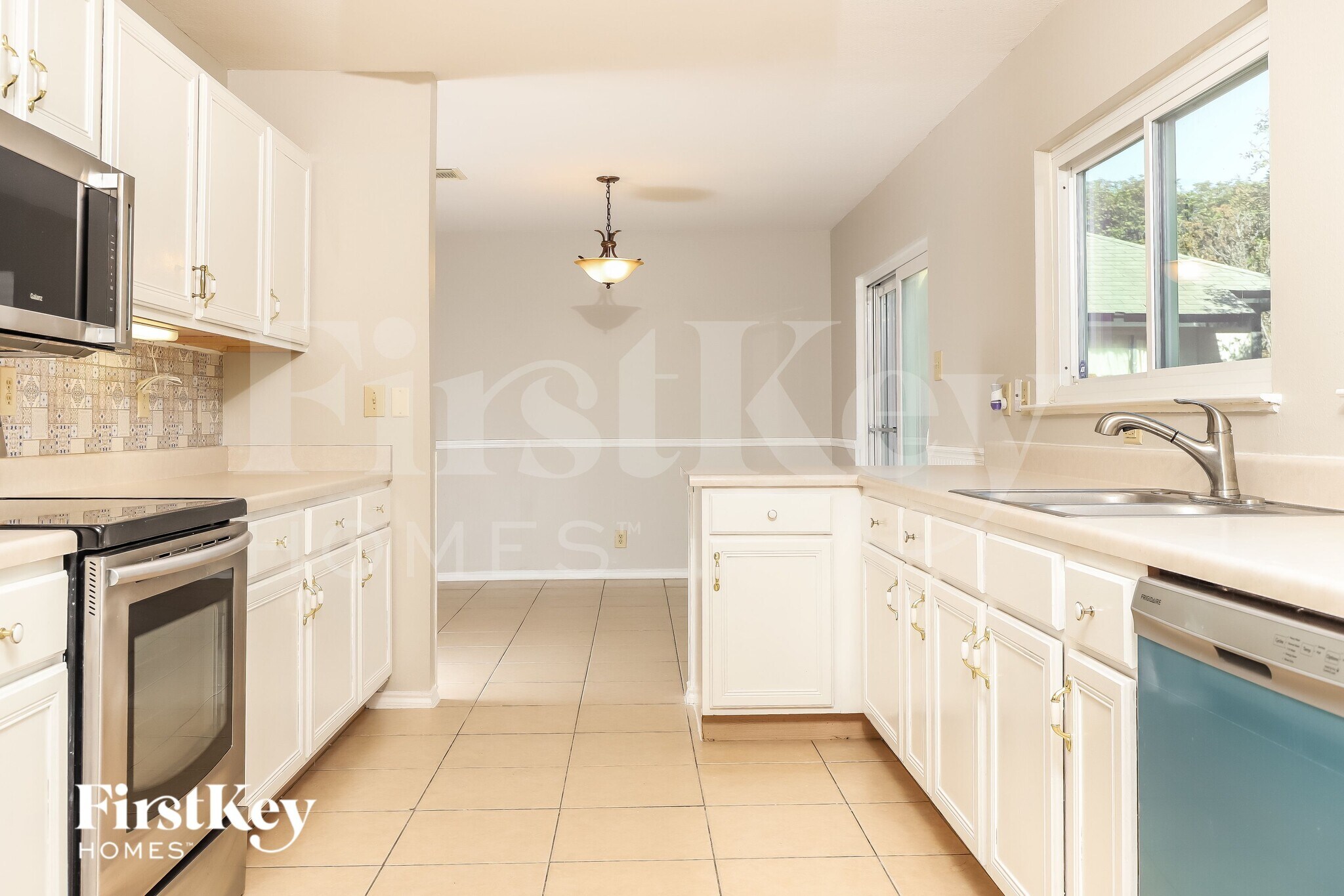 Building Photo - 12514 Redrock Oak