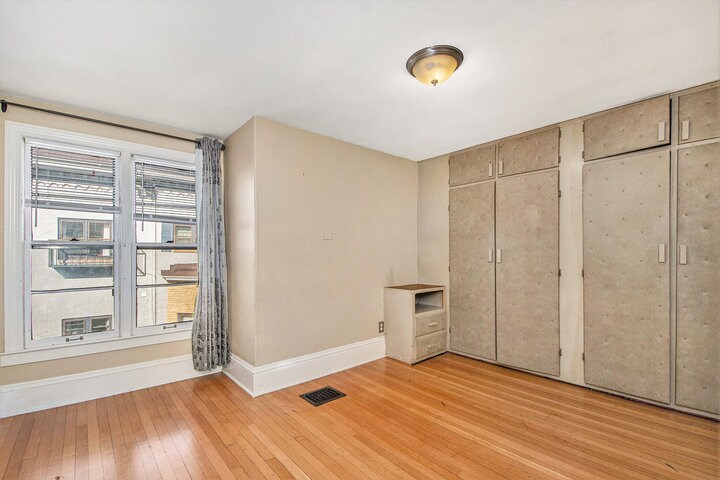 Building Photo - 144 College Ave NE