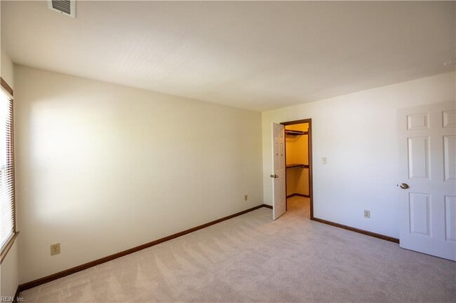 Building Photo - 1045 Backwoods Rd