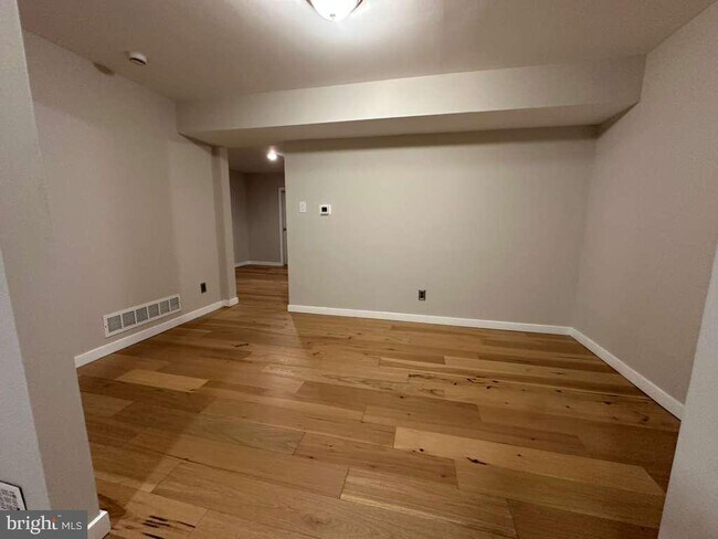 Building Photo - 5 Woodmill Dr