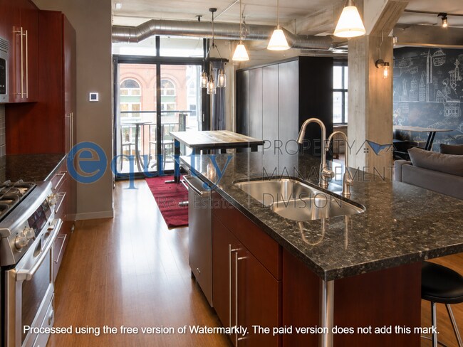 Building Photo - 328 W 200 S
