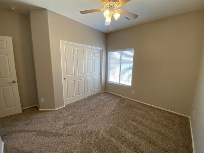 Building Photo - Exceptional 4BR/2BA Home in Magma Ranch! T...