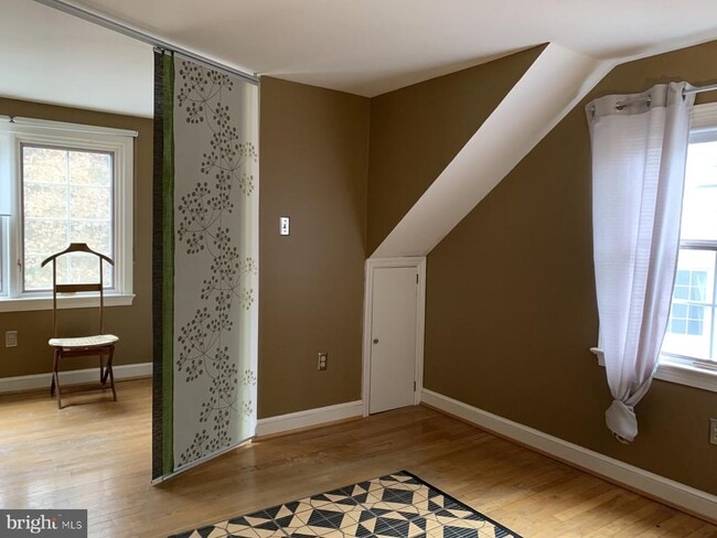 Building Photo - 4415 Fairfield Dr