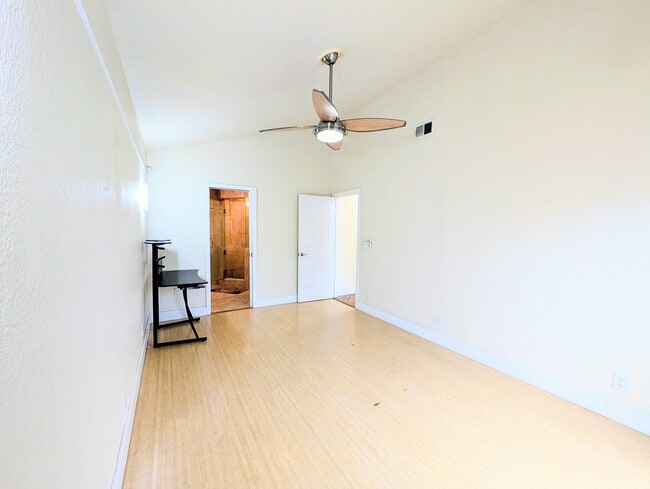 Building Photo - 32486 Lake Barlee Ln