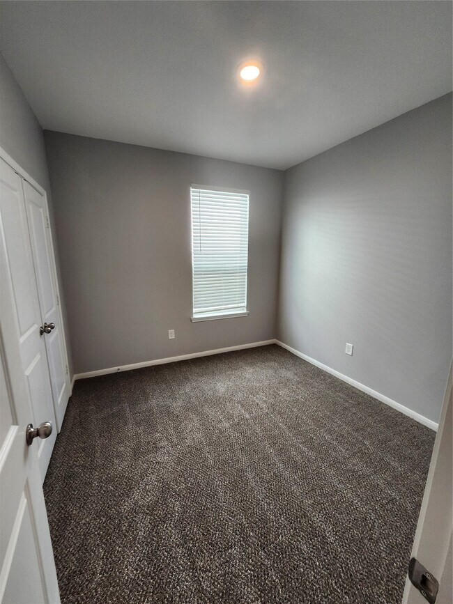 Building Photo - 26485 Red Clover Dr