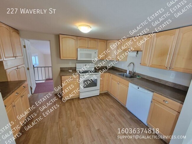Building Photo - 227 Waverly St