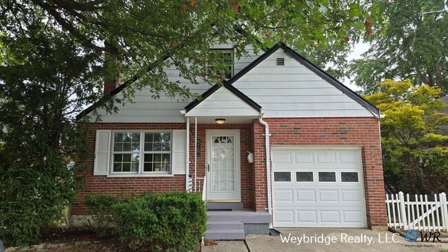 Primary Photo - Updated 3 Bedroom 2 Full Bath House in the...