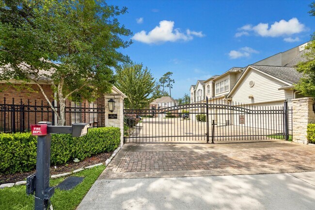 Primary Photo - 1321 Whispering Pines Dr