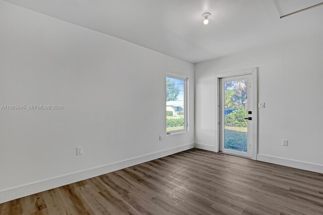 Building Photo - 802 S M St