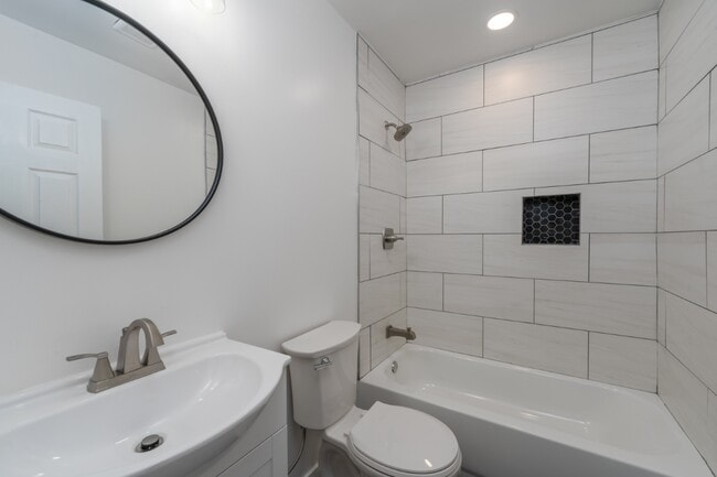 Building Photo - 5117 Queensberry Ave