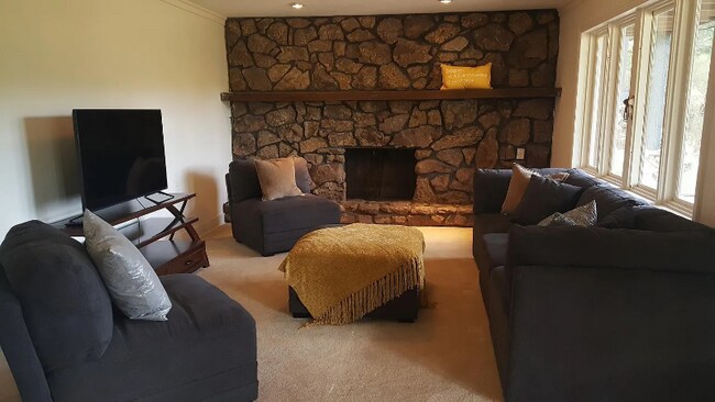 Building Photo - 792 Pine Brook Dr