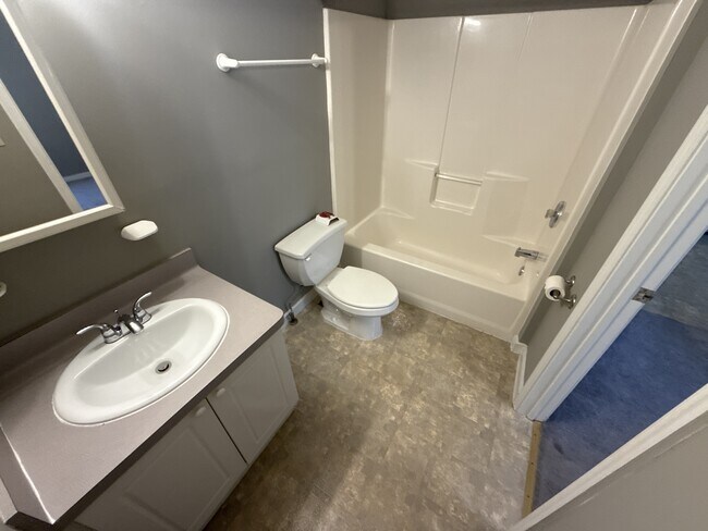 Building Photo - 1003 Curran St NW