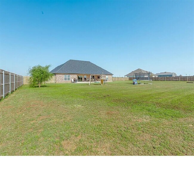Building Photo - 22830 N Rockwell Ave