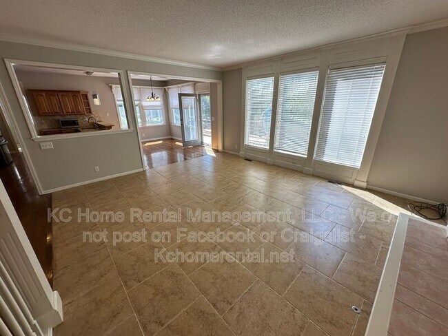 Building Photo - 5605 W 153rd Terrace