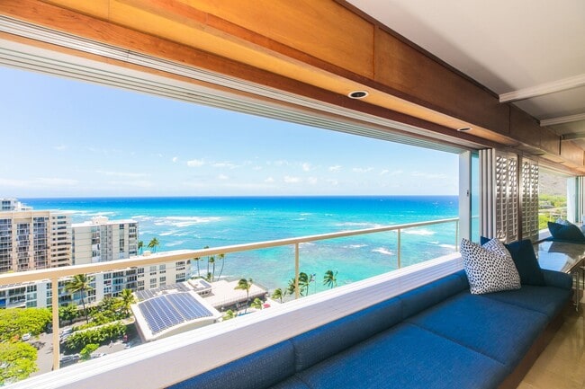 Building Photo - Breathtaking Ocean and Mountain View One Bedroom