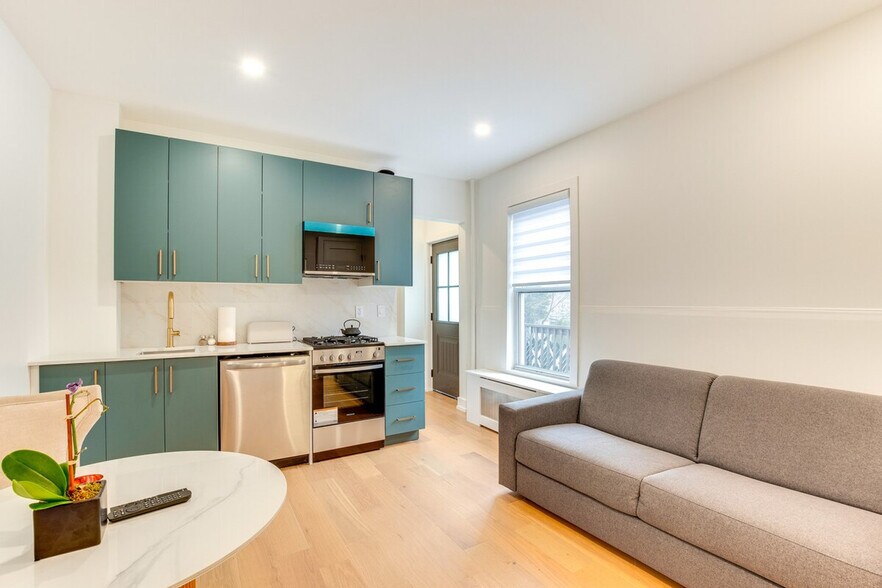 Building Photo - 1032 McLean Ave