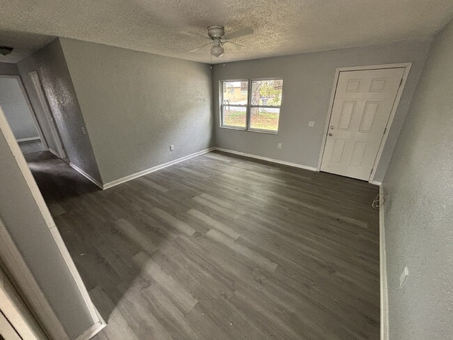 Building Photo - Newly Remodeled 4BR Home in Lake Wales – Prime Location!