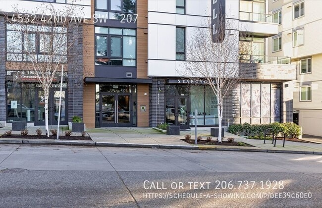 Building Photo - 4532 42nd Ave SW