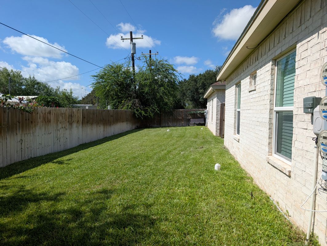 Building Photo - 1320 N McColl Rd
